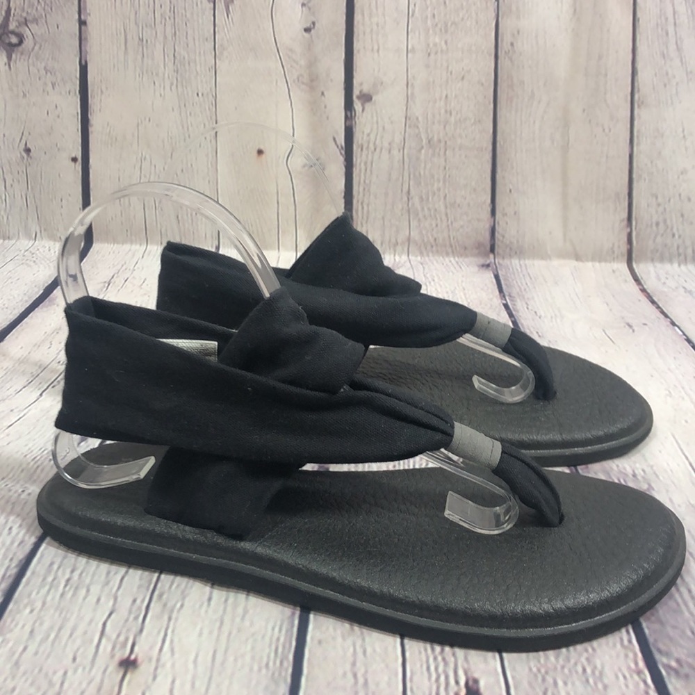 Sanuk yoga sandals black